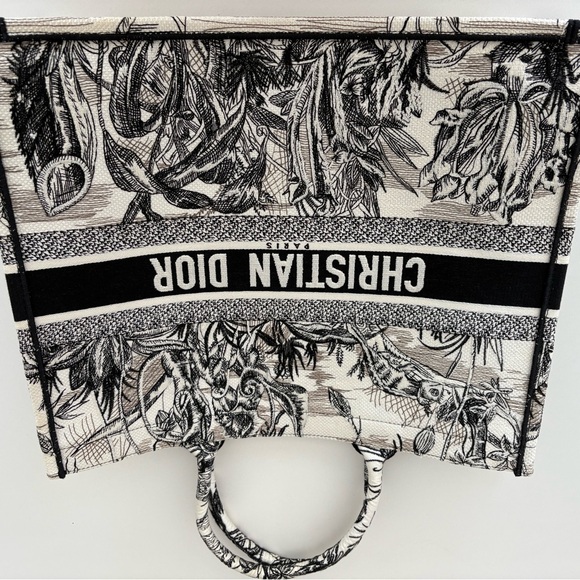 Dior Monochrome Artistic Tote - Picture 1 of 6